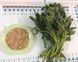 Hình bước làm 1 của món Canh lá khoai lang nấu moi