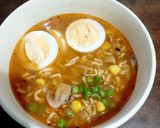 Foto del paso 3 de la receta: Sopa de champiñones con fideos y huevo