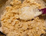 Foto langkah ke 2 dari resep Garlic Cheese Cookies.