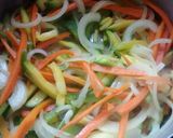 Foto del paso 2 de la receta: Ensalada de spaguettis y verduras salteadas 🍝