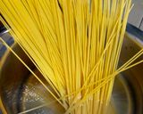 A picture of step 1 of Garlic Spaghetti.