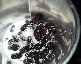 A picture of step 2 of Mulberry milk shake -fresh and healthy breakfast drink.