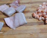 Foto del paso 3 de la receta: Lubina en salsa con langostinos
