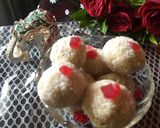 A picture of step 4 of Kurmura ladoo.