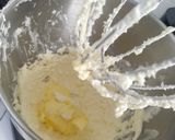Foto langkah ke 7 dari resep Hummingbird Cake.