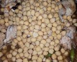 A picture of step 3 of Hara Chicken Chana Pulao.