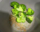 Foto langkah ke 4 dari resep Sauteed Garlic Broccoli ala Mama Asi / yLoVeA.
