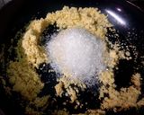 A picture of step 2 of Milk Rava Kesari.