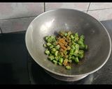 आलू भेंडी (aloo bhindi recipe in marathi) रेसिपी स्टेप 4 फोटो 