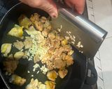 Foto del paso 5 de la receta: Fideos a la cazuela con setas de cultivo pollo y gamba