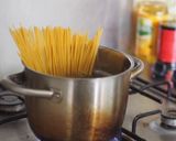 Foto langkah ke 4 dari resep Spageti carbonara keju Turki.