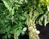 Foto langkah ke 1 dari resep Sayur Bening Bayam Kelor.