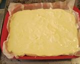 Фото кроку 2 до Заливной пирог с яйцами и зеленым луком.