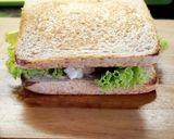 Foto langkah ke 5 dari resep Sandwich Roti Gandum.