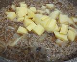 Foto langkah ke 3 dari resep Semur daging cincang dan kentang.