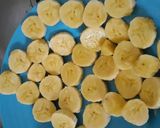 Foto langkah ke 2 dari resep Banana and Peanut Butter Ice Cream.