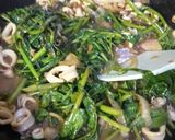 Foto langkah ke 3 dari resep Cah Kangkung Cumi.