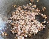 รูปขั้นตอนการทำที่ 1 ของ “ผัดเห็ดฟางเต้าหู้ไข่”