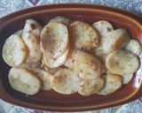 Foto del paso 3 de la receta: Patatas al horno extra jugosas 🥔