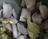 صورة لخطوة 1 من وصفة رز الملفوف والفليفلة الملونه 🍚