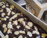 Foto langkah ke 5 dari resep Brownies Chocochips Almond.