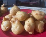 Foto del paso 4 de la receta: Buñuelos de queso, lechuga y cebolla