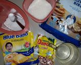 Foto langkah ke 1 dari resep Donat Kepang.