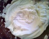 Foto langkah ke 2 dari resep Strawberry Milk Chiffon Cake.