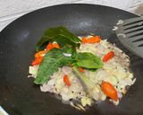 Foto langkah ke 2 dari resep Tumis Cumi Hitam.