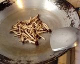 รูปขั้นตอนการทำที่ 3 ของ เห็ดโคนญี่ปุ่นผัดซอลเห็ดหอม (เจ)