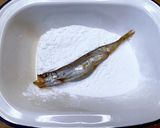 酥炸柳葉魚（竜田炸）的食譜步驟2照片