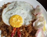 Foto langkah ke 5 dari resep Nasi goreng cumi asin.