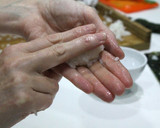 Foto del paso 16 de la receta: Como preparar sushi en casa (paso a paso)