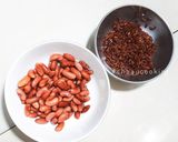 Hình bước làm 1 của món Cháo sườn gạo lứt với đậu thận