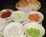 બર્ગર પિઝા(Burger pizza recipe in Gujarati) રેસીપી સ્ટેપ1ફોટો