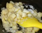 Hình bước làm 2 của món Súp Khoai Tây Kem Tươi