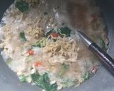 Foto langkah ke 3 dari resep Indomie Goreng Nyemek.