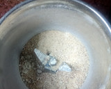 A picture of step 2 of Dates ice cream.