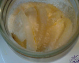 A picture of step 1 of Pickled onions.