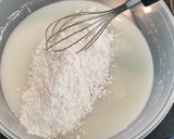 Foto del paso 2 de la receta: Bizcocho de yogur con Pasas y Nueces