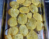 Foto del paso 4 de la receta: Besugos al horno con patatas, infusionados con aceite de tomillo