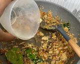 Foto langkah ke 5 dari resep Tumis Pindang Suwir Kecombrang.