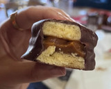 Foto del paso 7 de la receta: SÚPER ALFAJORES DE CHOCOLATE ❤️