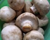 Foto langkah ke 1 dari resep Jamur kancing cabe ijo.