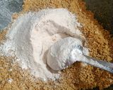 A picture of step 4 of Sattu Ladoo.