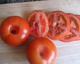 Foto del paso 1 de la receta: Fuente de tomates con mayonesa rosada