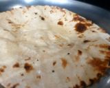A picture of step 3 of Plain Roti.