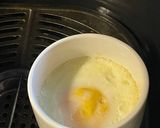A picture of step 2 of AIR FRYER POACHED EGGS:.