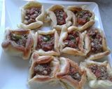 A picture of step 7 of Meat-Stuffed Honeycomb Bread (Lahmeh bil Ajeen).