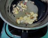 Foto langkah ke 2 dari resep Tumis jantung pisang.